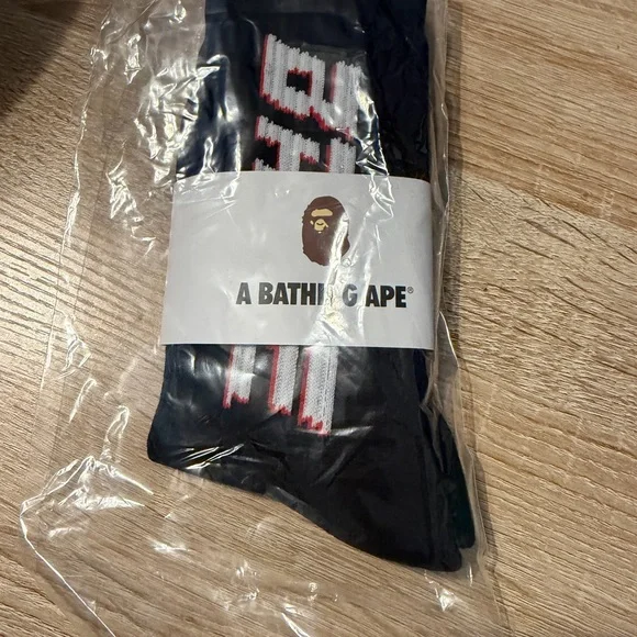 Men's Bape Large Logo Crew Socks - Black & White - Picture 3 of 4